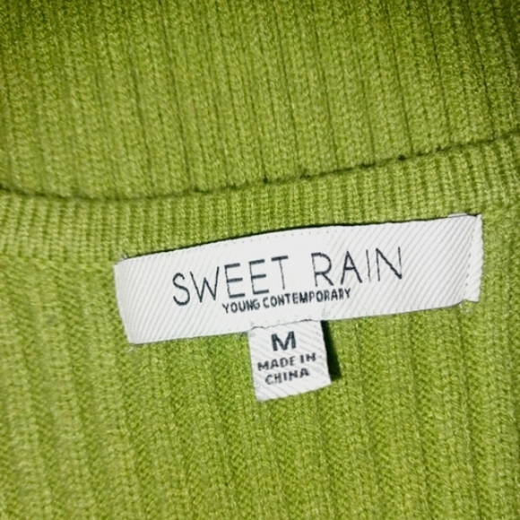 🎁 Sweet Rain Green Cropped Sweater - Picture 3 of 3